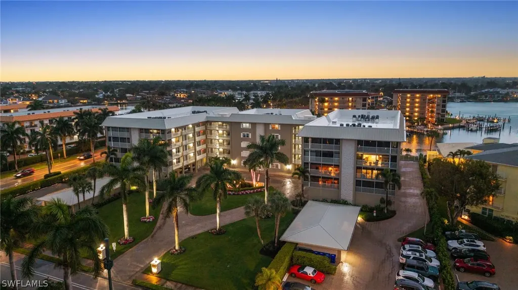 2880 Gulf Shore Boulevard N Naples FL 34103