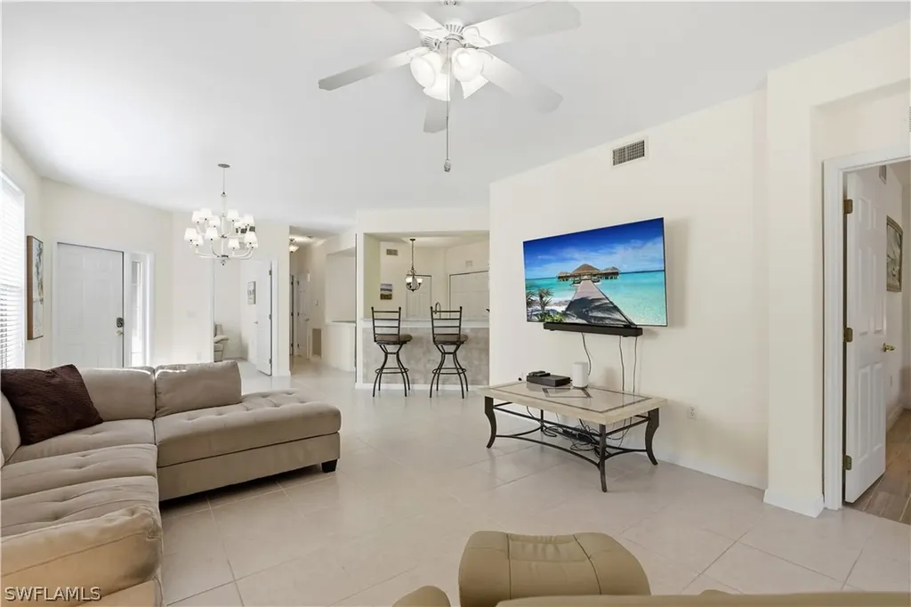 9575 Hemingway Lane Fort Myers FL 33913
