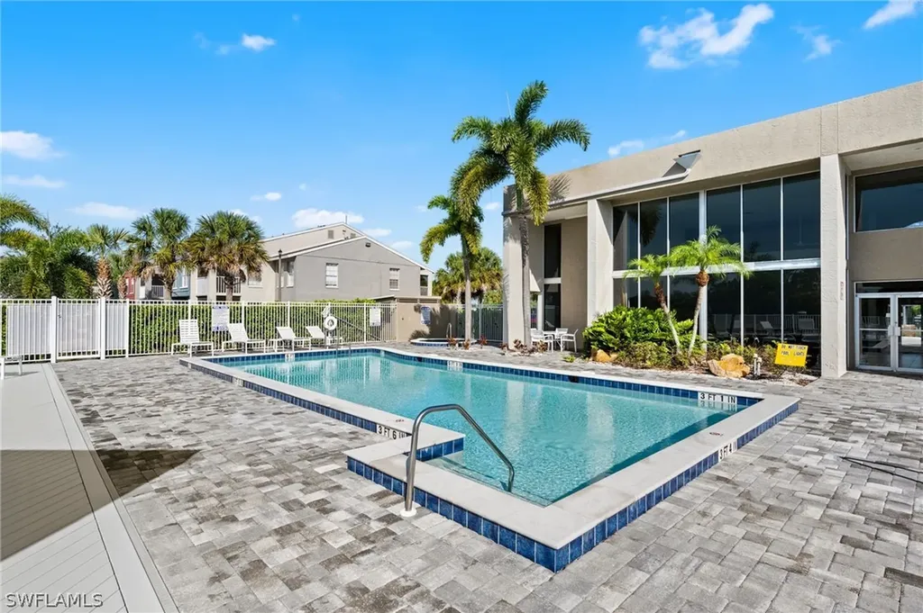 201 Santa Clara Drive Naples FL 34104