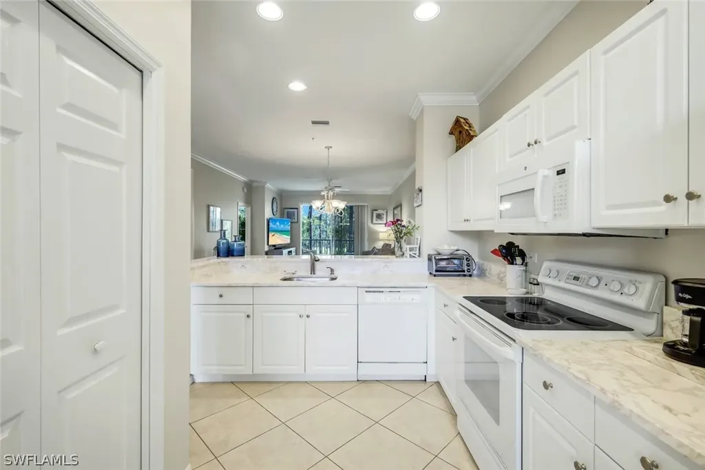 8253 Parkstone Place Naples FL 34120