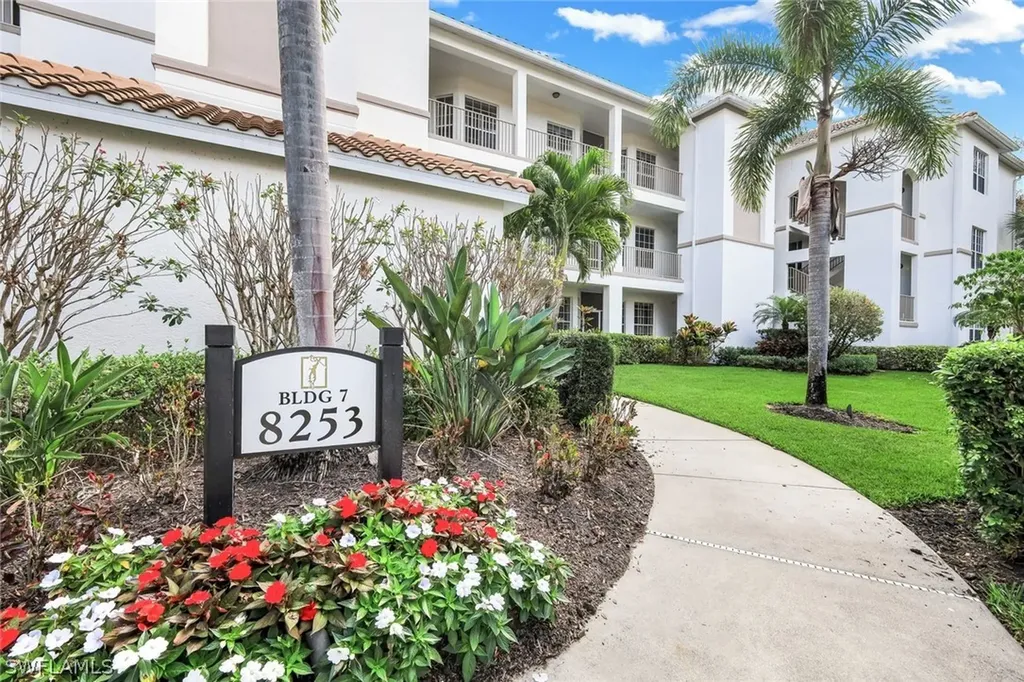 8253 Parkstone Place Naples FL 34120