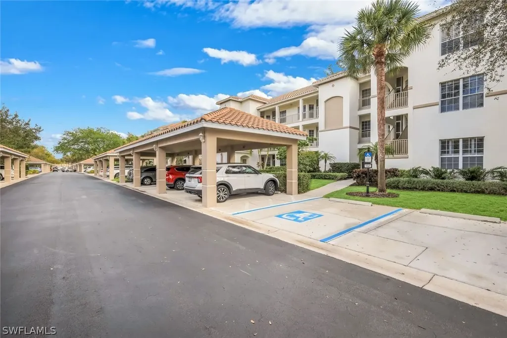 8253 Parkstone Place Naples FL 34120