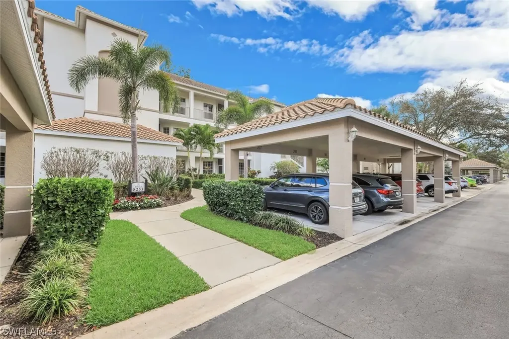 8253 Parkstone Place Naples FL 34120