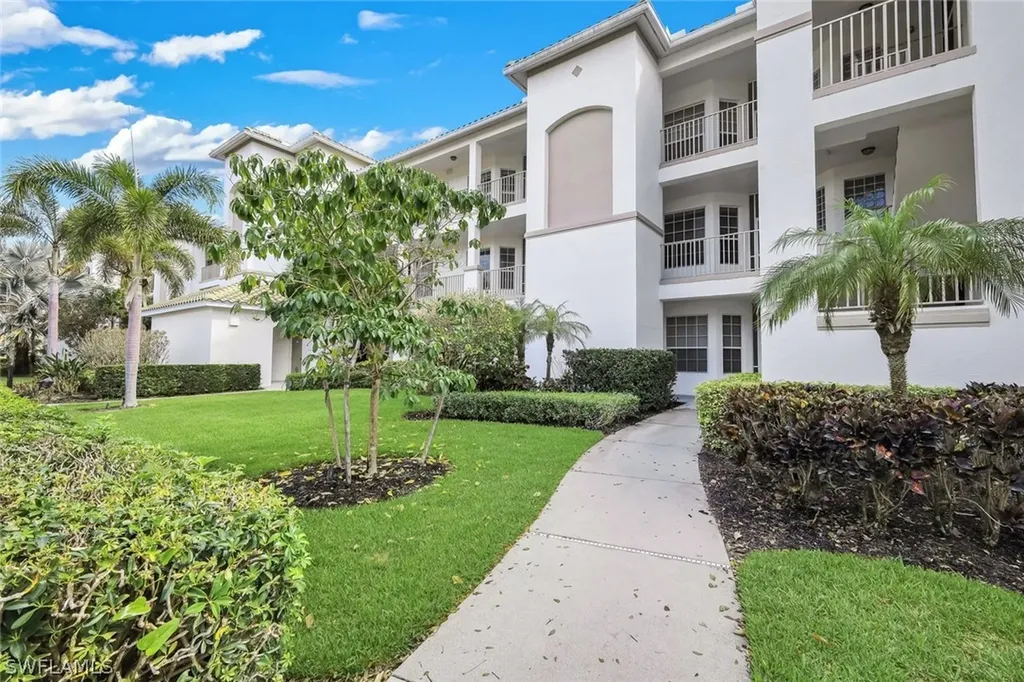 8253 Parkstone Place Naples FL 34120