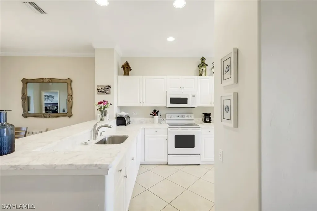 8253 Parkstone Place Naples FL 34120