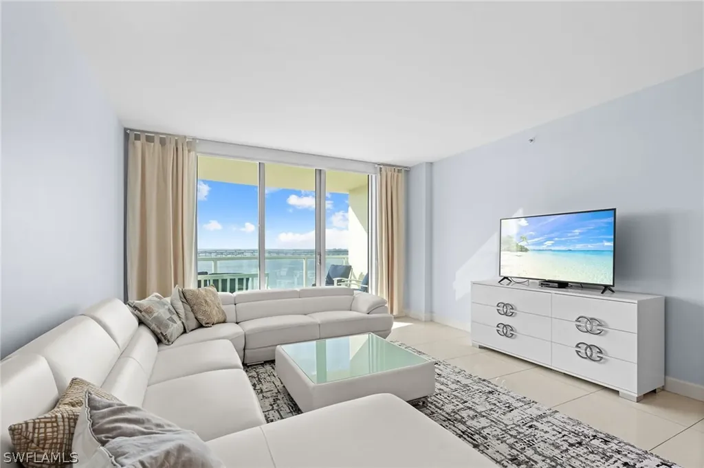 3000 Oasis Grand Boulevard Fort Myers FL 33916