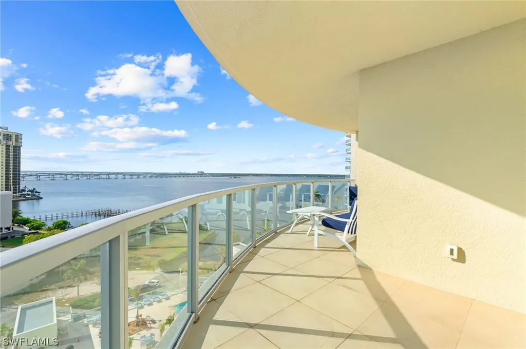 3000 Oasis Grand Boulevard Fort Myers FL 33916