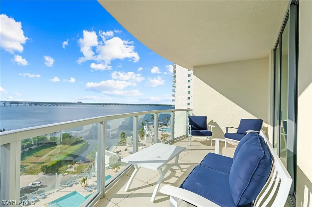 3000 Oasis Grand Boulevard Fort Myers FL 33916
