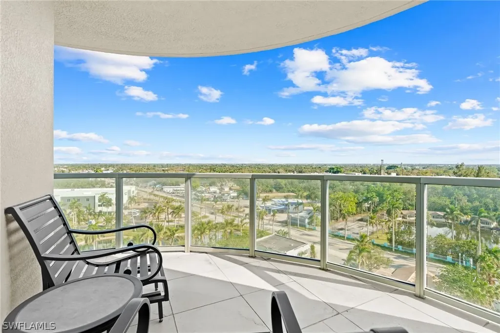 3000 Oasis Grand Boulevard Fort Myers FL 33916