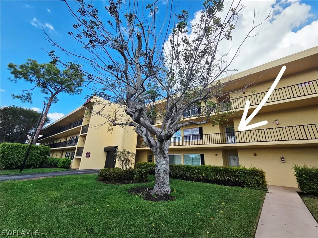 1086 Forest Lakes Drive Naples FL 34105