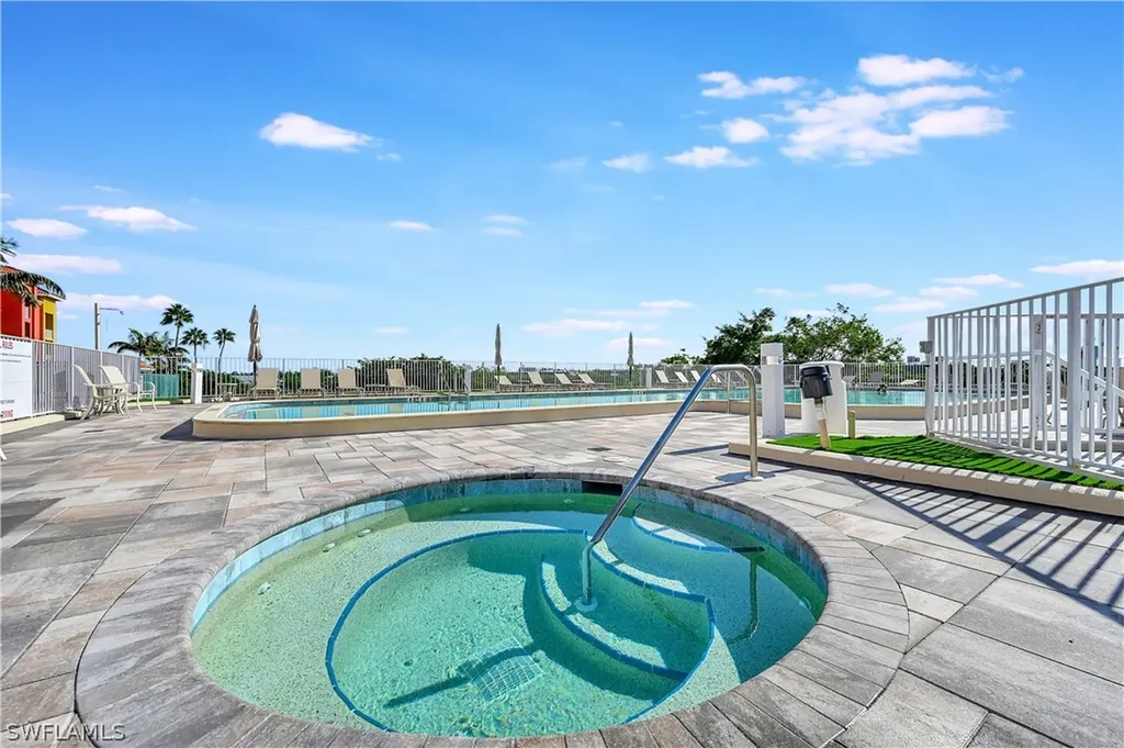 410 Bayfront Place Naples FL 34102