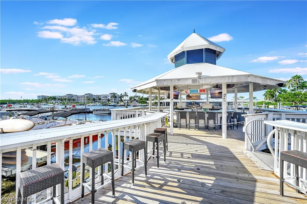 410 Bayfront Place Naples FL 34102