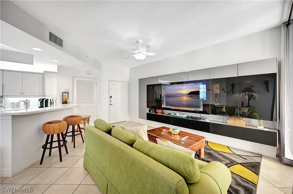 410 Bayfront Place Naples FL 34102