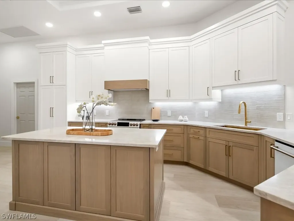 9541 Wilshire Lakes Boulevard Naples FL 34109