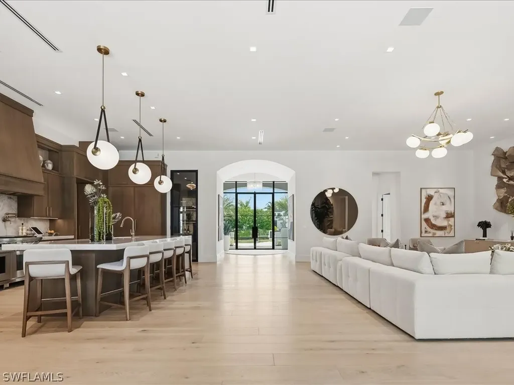 117 West Street Naples FL 34108