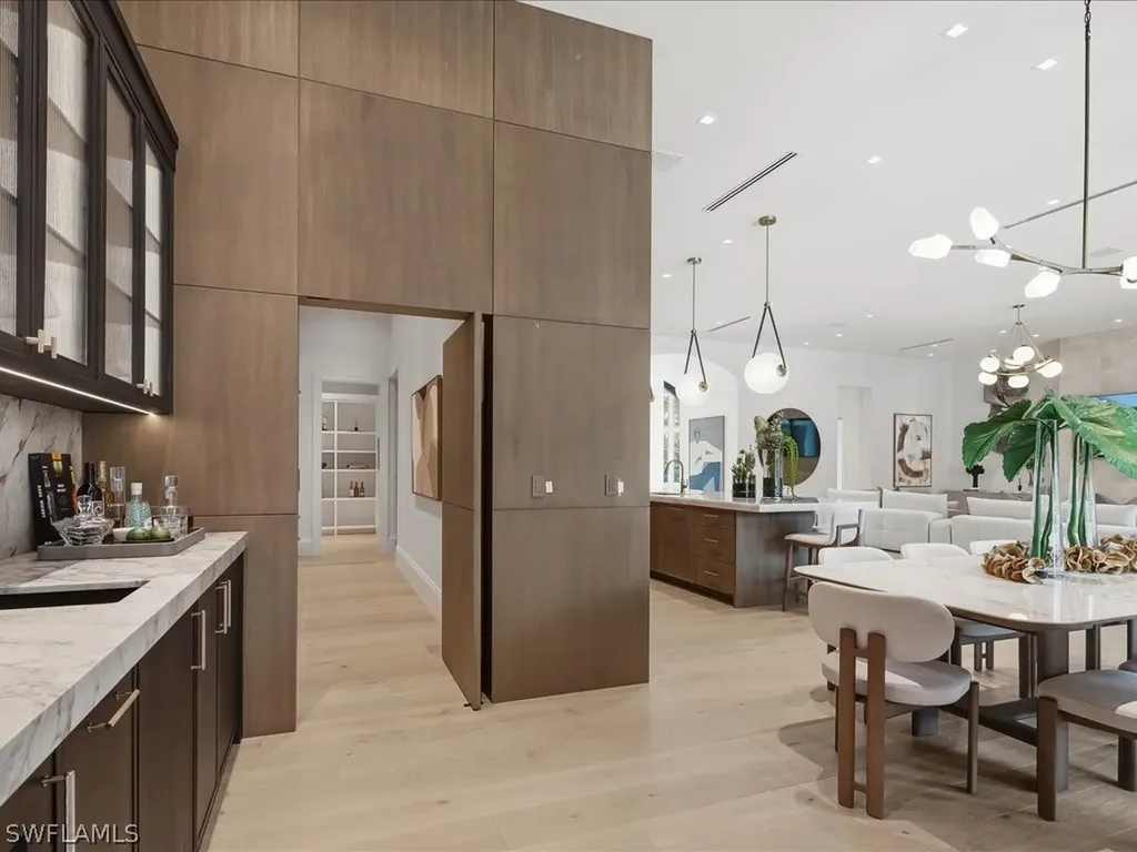 117 West Street Naples FL 34108