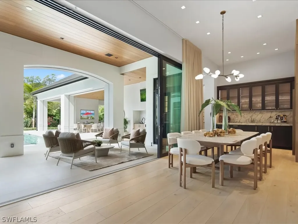 117 West Street Naples FL 34108