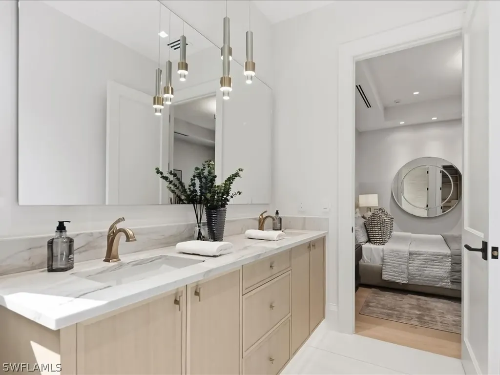 117 West Street Naples FL 34108