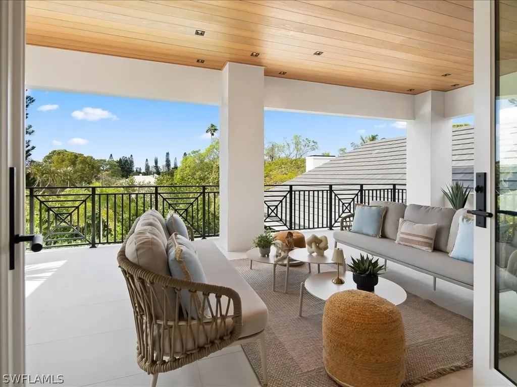 117 West Street Naples FL 34108