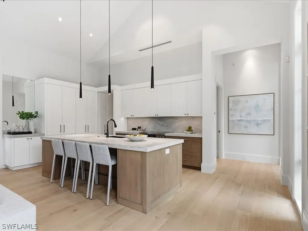 117 West Street Naples FL 34108