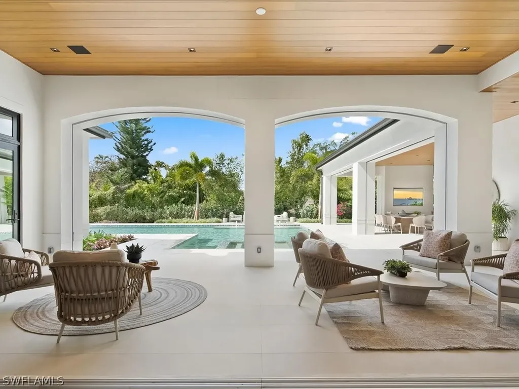 117 West Street Naples FL 34108