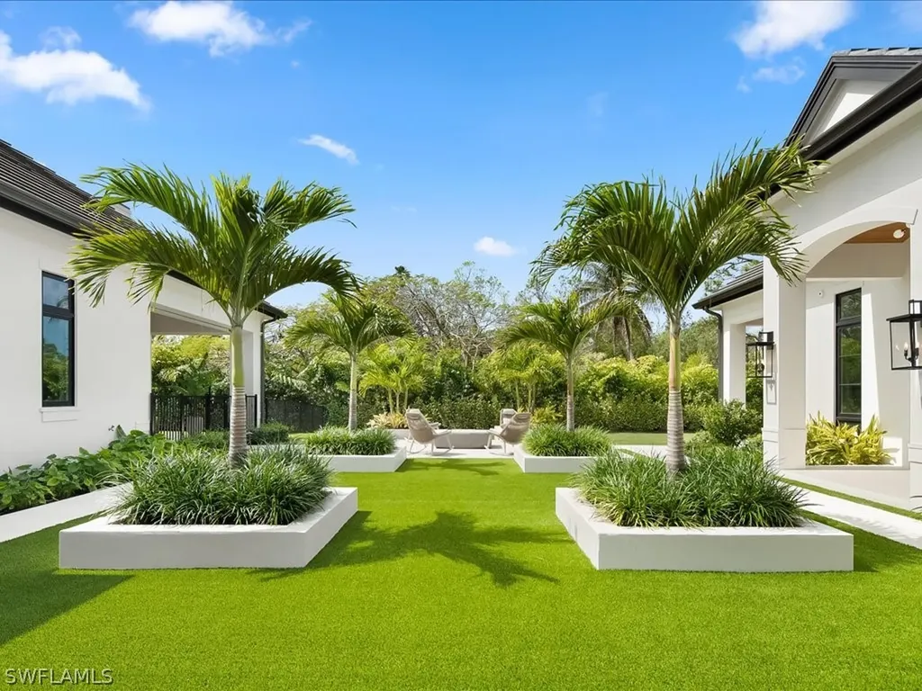 117 West Street Naples FL 34108