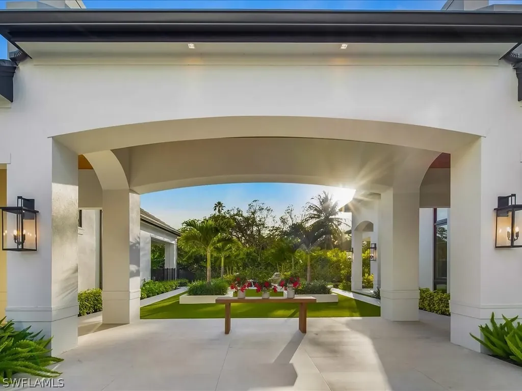 117 West Street Naples FL 34108
