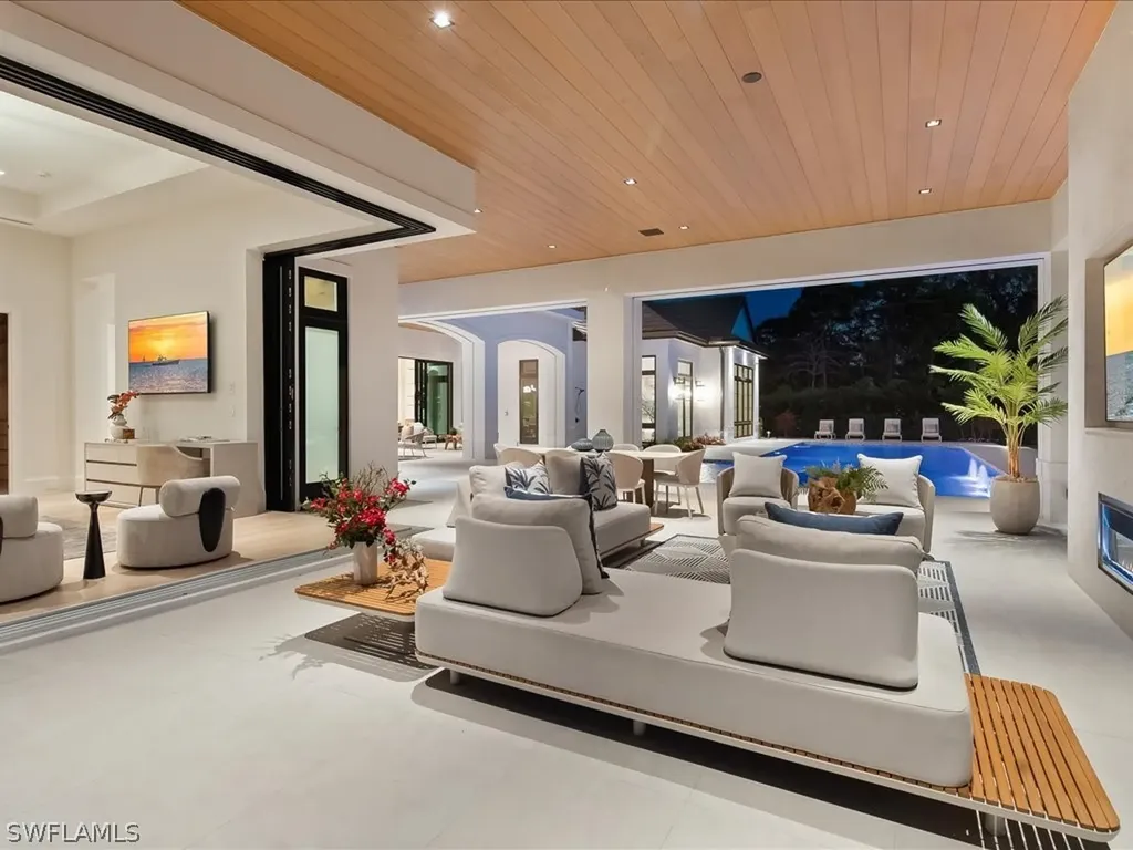 117 West Street Naples FL 34108