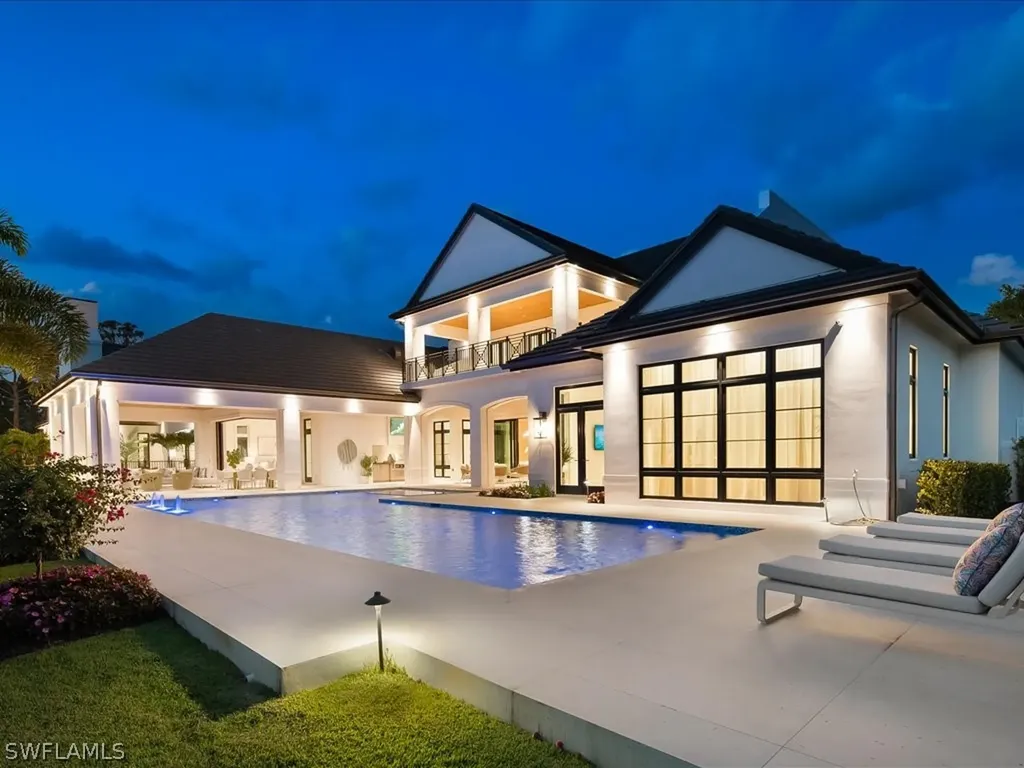 117 West Street Naples FL 34108