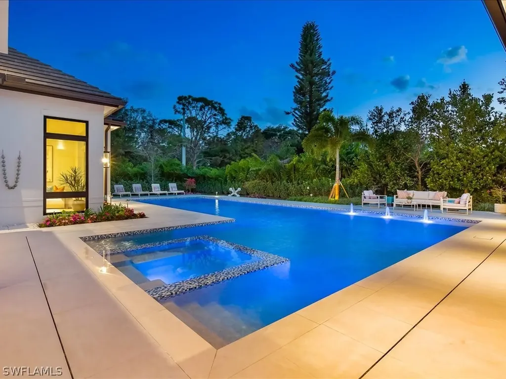 117 West Street Naples FL 34108