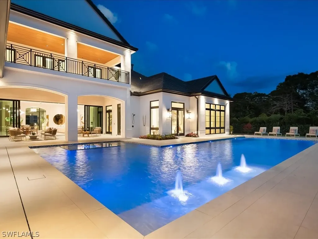 117 West Street Naples FL 34108