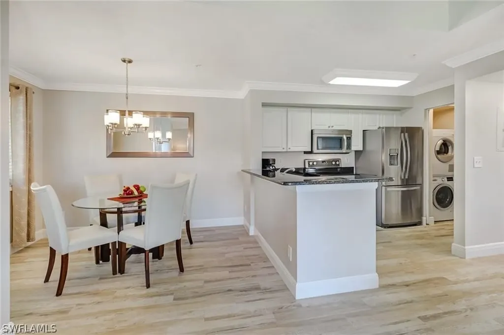 1265 Wildwood Lakes Boulevard Naples FL 34104