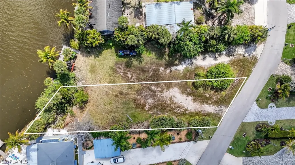 27534 Big Bend Road Bonita Springs FL 34134