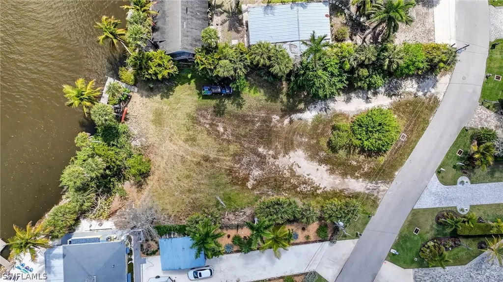 27534 Big Bend Road Bonita Springs FL 34134