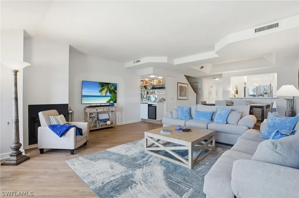 309 La Peninsula Boulevard Naples FL 34113