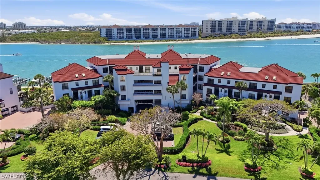 309 La Peninsula Boulevard Naples FL 34113