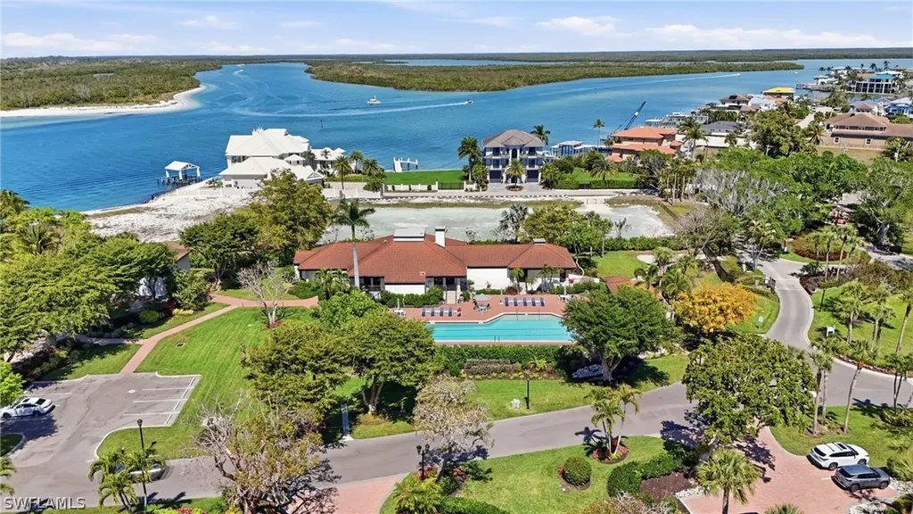 309 La Peninsula Boulevard Naples FL 34113