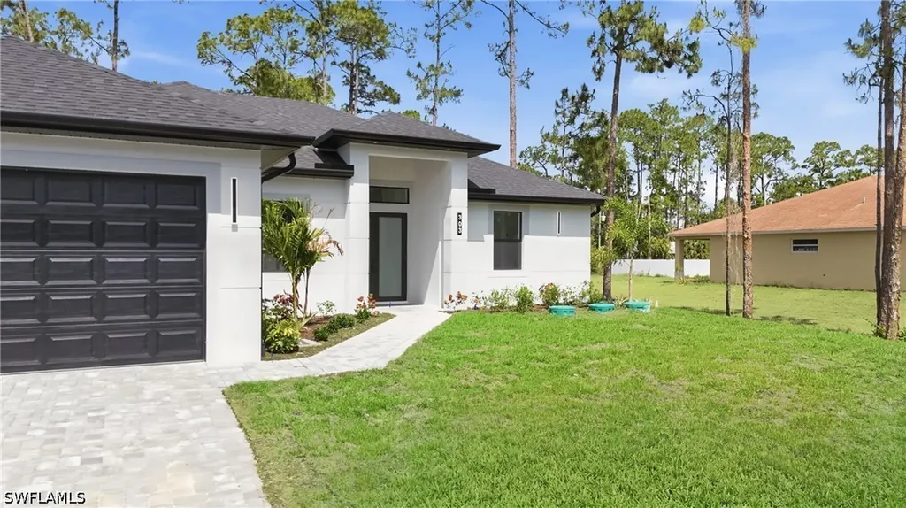 303 Mcarthur Avenue Lehigh Acres FL 33936
