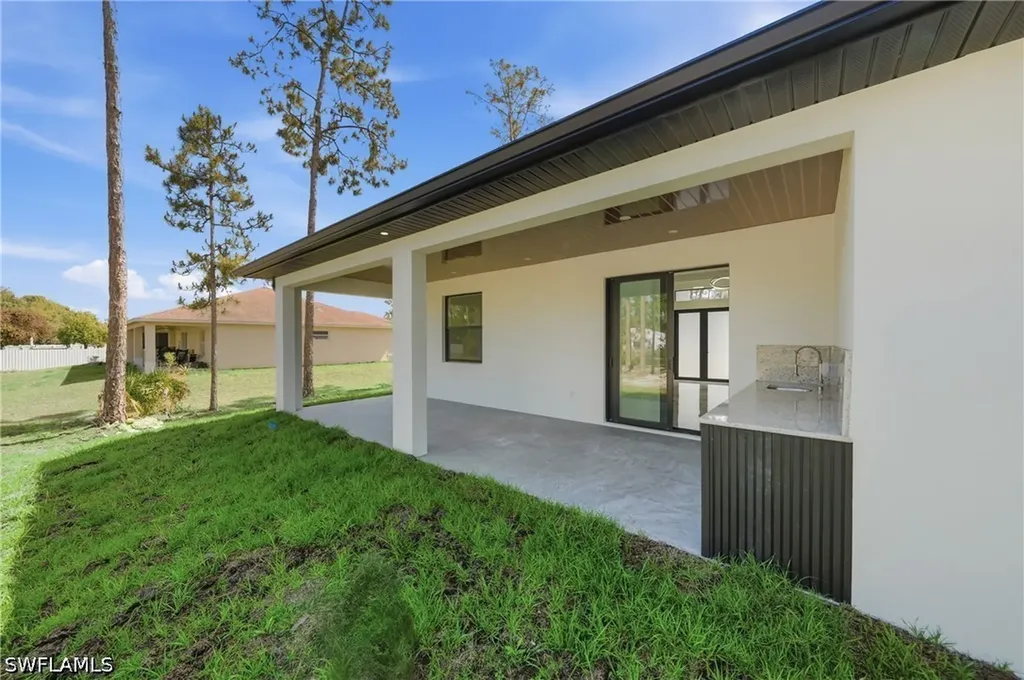 303 Mcarthur Avenue Lehigh Acres FL 33936