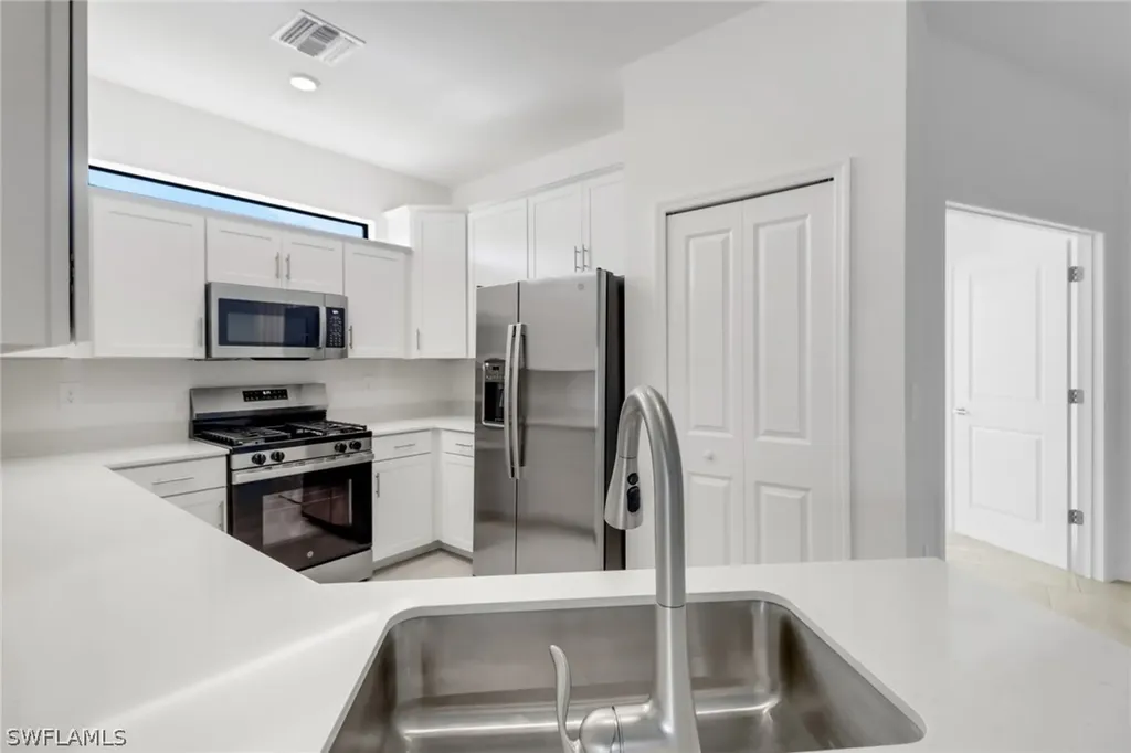 19600 Hinkley Drive Estero FL 33928