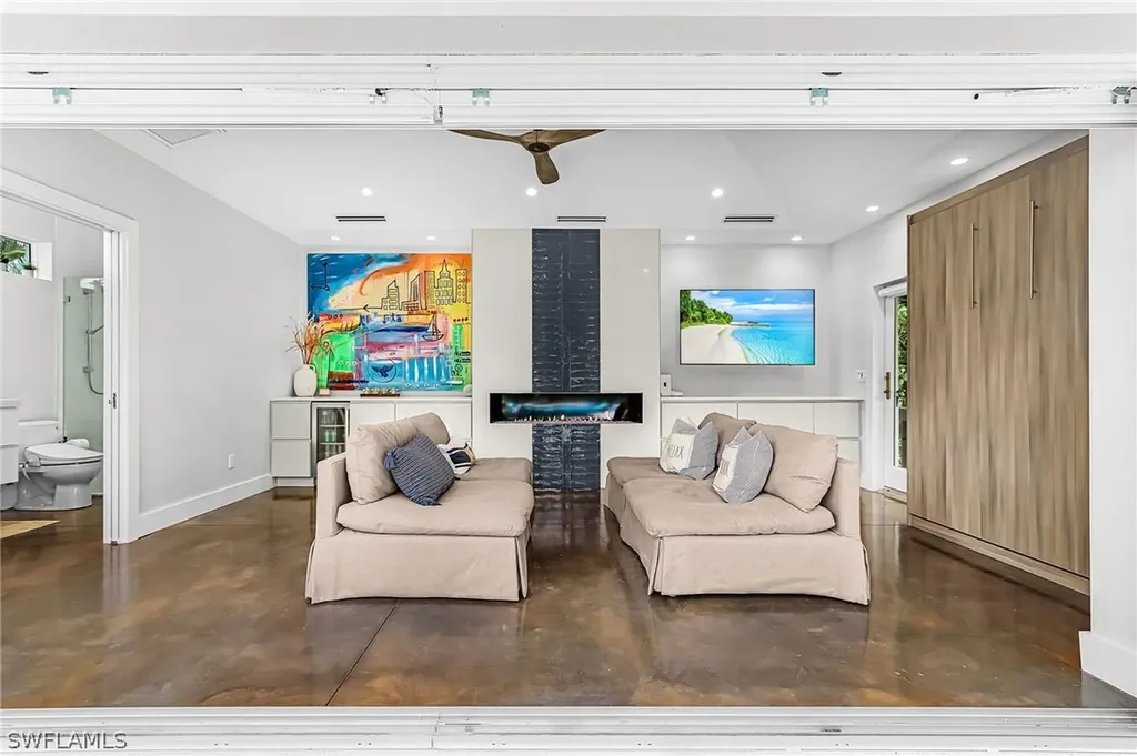 1390 Mandarin Road Naples FL 34102