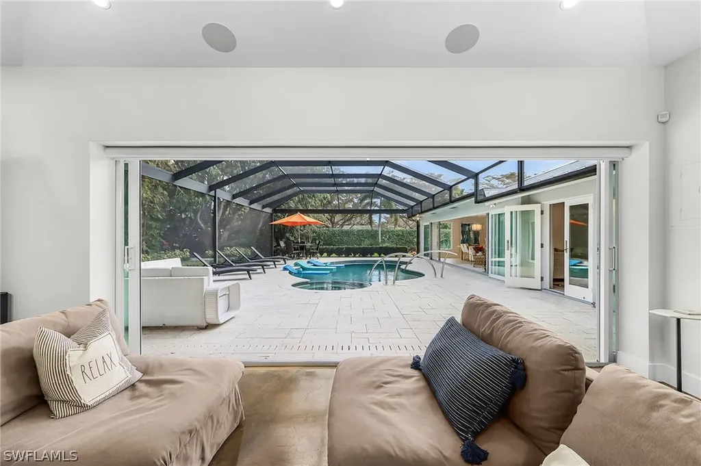 1390 Mandarin Road Naples FL 34102
