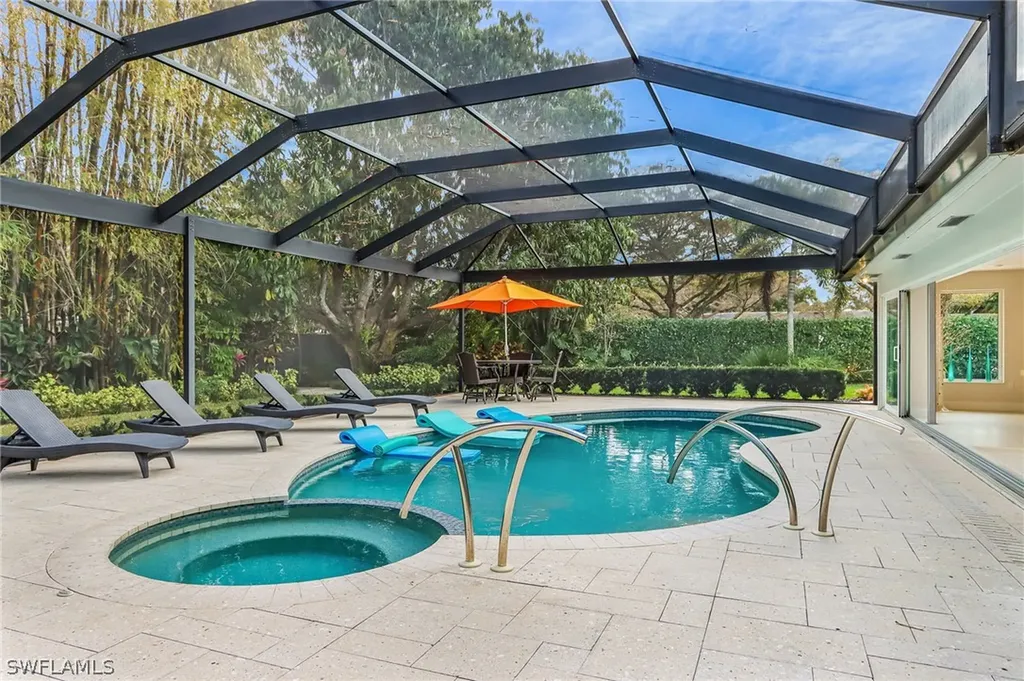 1390 Mandarin Road Naples FL 34102