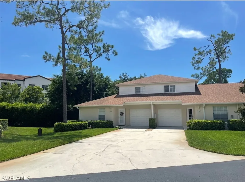 378 Dover Place Naples FL 34104