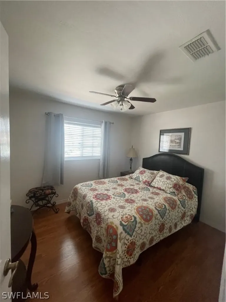 378 Dover Place Naples FL 34104