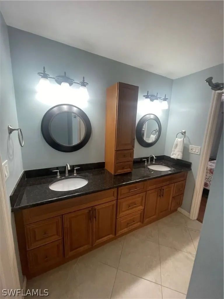 378 Dover Place Naples FL 34104