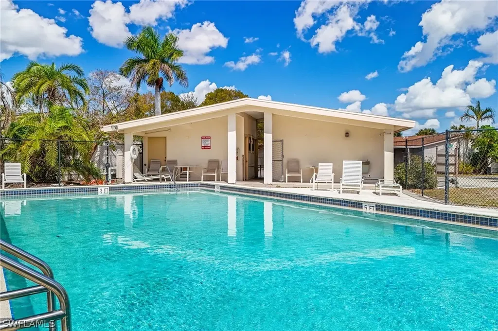 5320 Treetops Drive Naples FL 34113