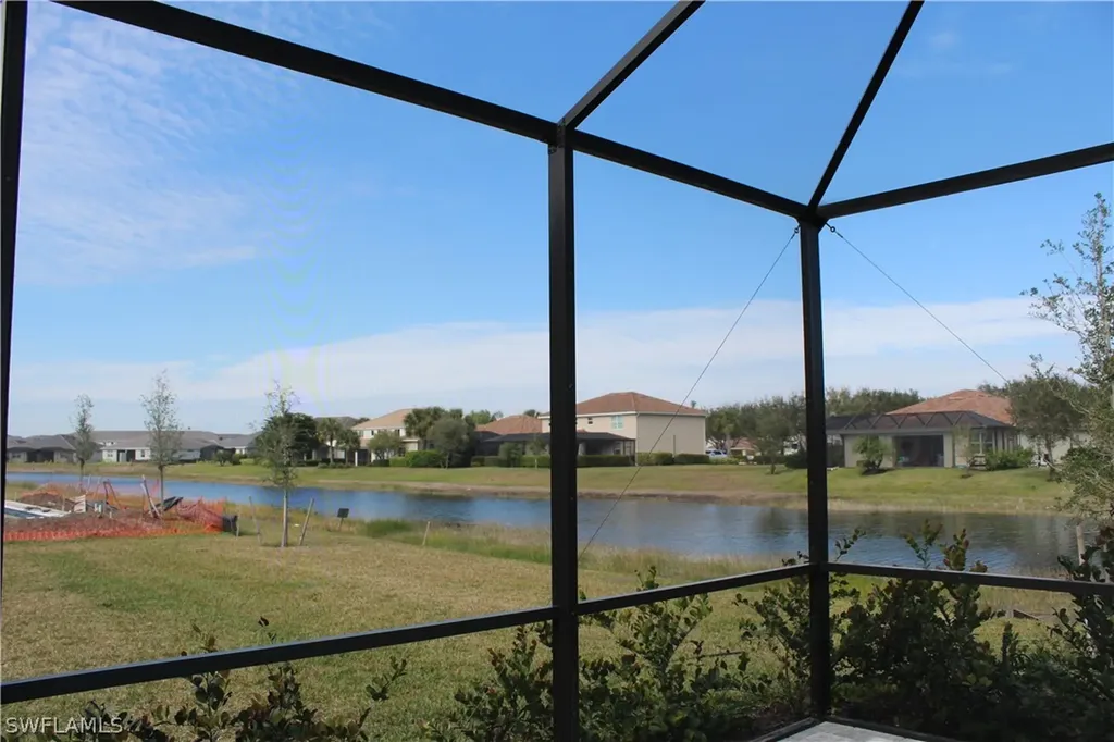 2261 Avocado Lane Naples FL 34120