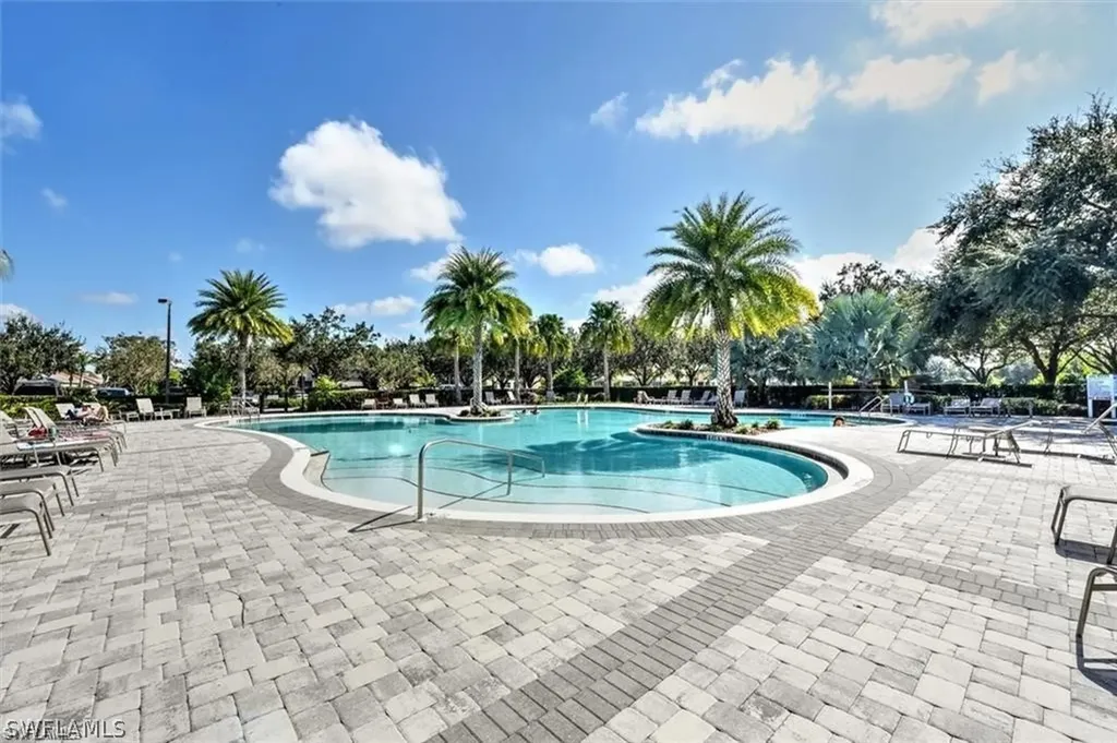 2261 Avocado Lane Naples FL 34120