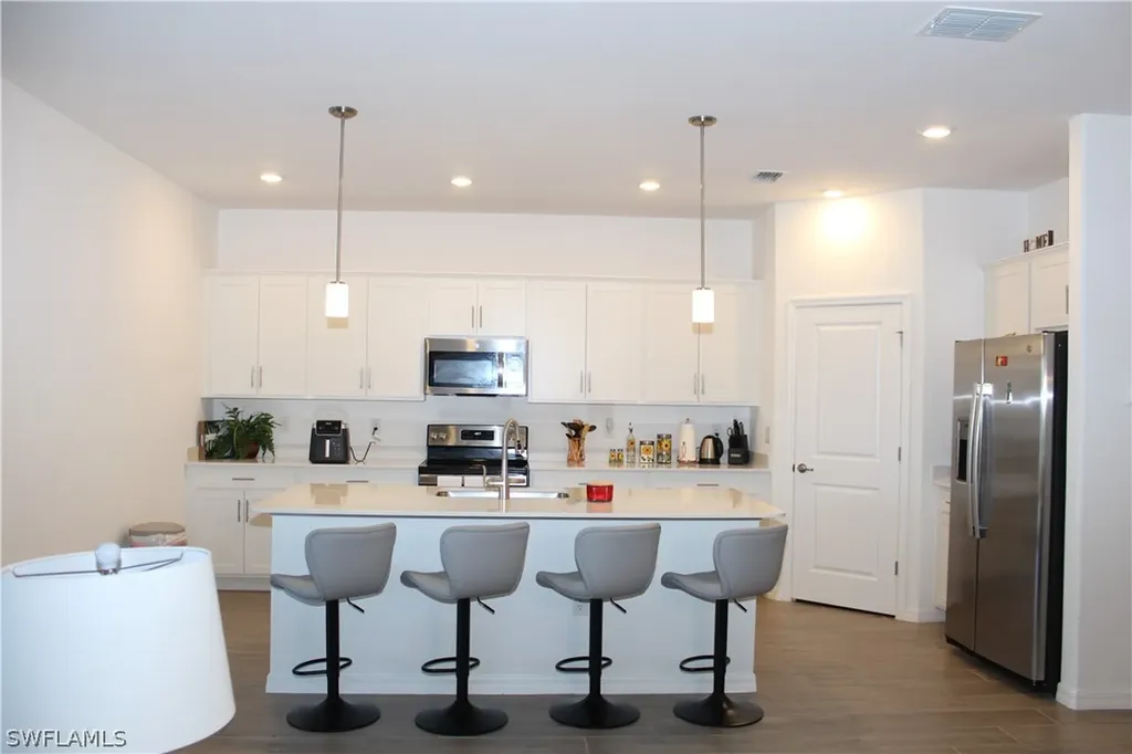 2261 Avocado Lane Naples FL 34120